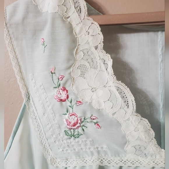 Vintage Sears nightgown and robe set - Picture 7 of 12